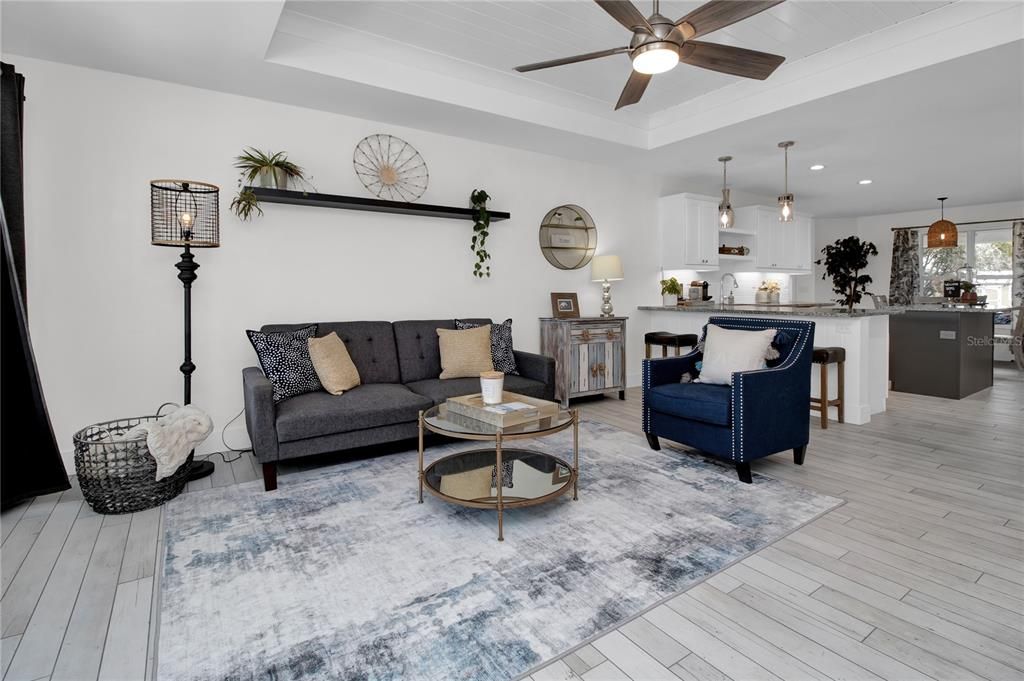 Recently Sold: $385,000 (3 beds, 2 baths, 1548 Square Feet)