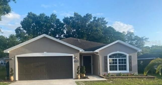 Recently Rented: $1,795 (3 beds, 2 baths, 1376 Square Feet)
