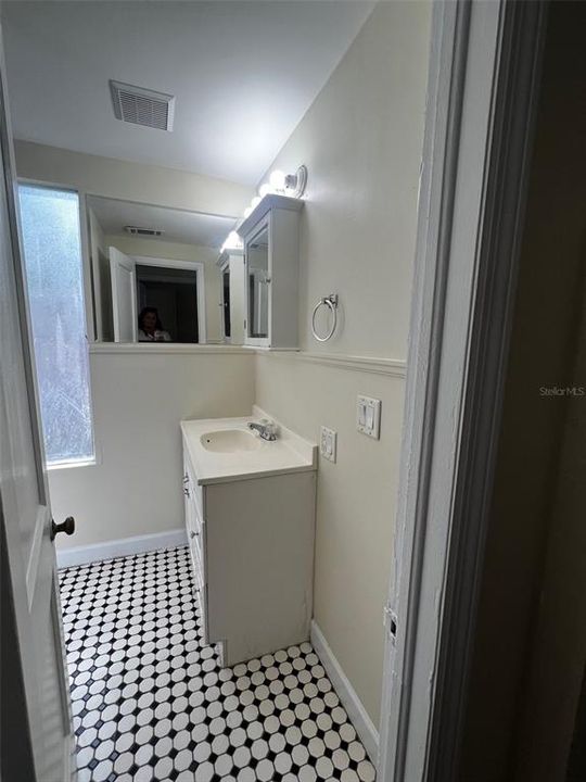 最近租的: $1,900 (2 贝兹, 1 浴室, 785 平方英尺)