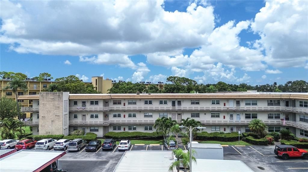 Recently Sold: $164,000 (1 beds, 1 baths, 835 Square Feet)