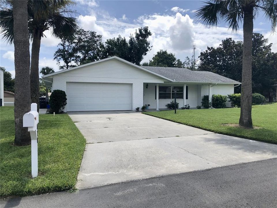 Recently Sold: $360,000 (3 beds, 2 baths, 1781 Square Feet)