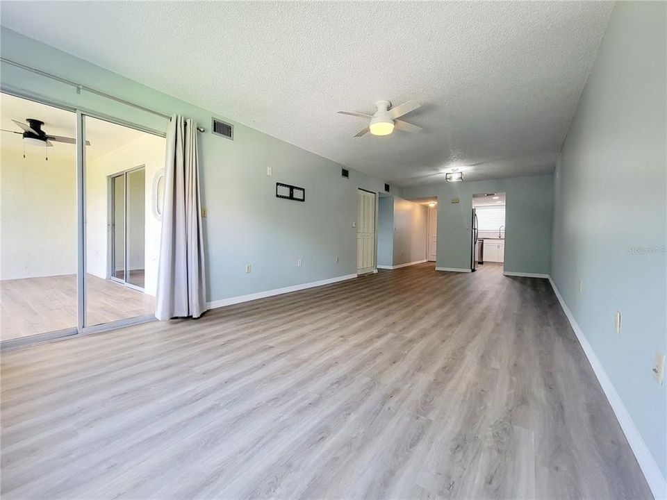 Recently Rented: $1,750 (2 beds, 1 baths, 917 Square Feet)