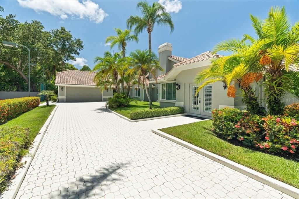 Recently Sold: $1,599,999 (5 beds, 4 baths, 5263 Square Feet)