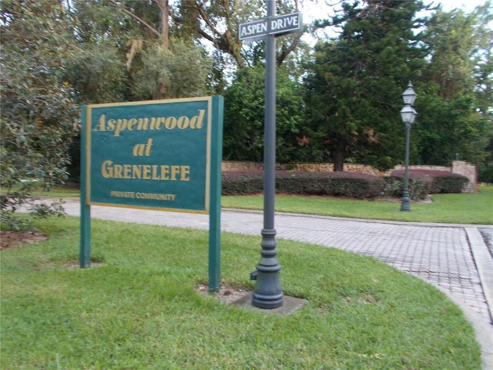 Aspenwood Sign at Entrance