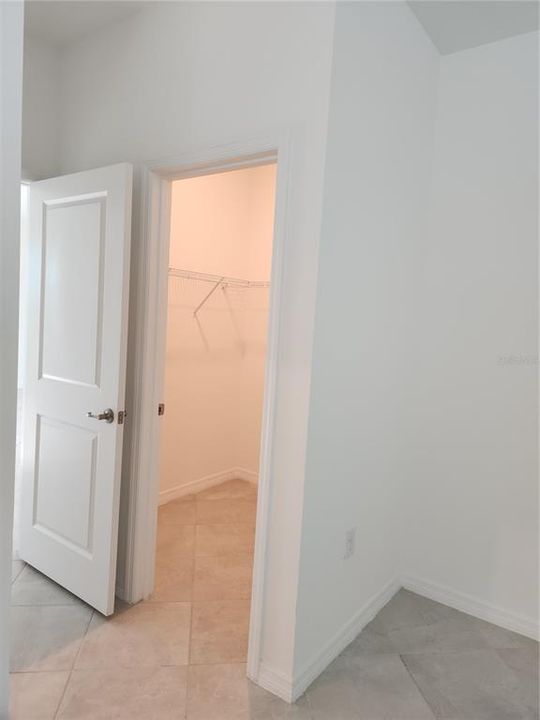 Split Walk In Closet-Main Bedroom