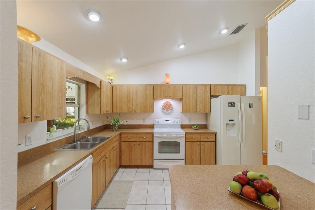 Recently Sold: $455,000 (3 beds, 2 baths, 1523 Square Feet)