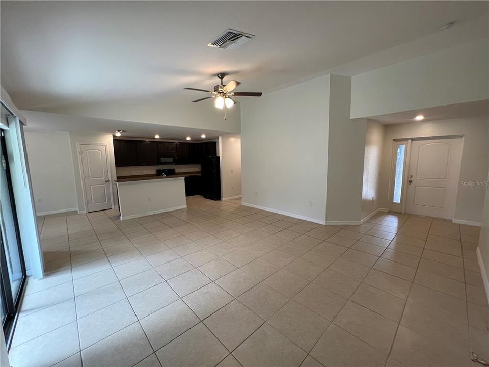 Recently Rented: $2,200 (3 beds, 2 baths, 1522 Square Feet)