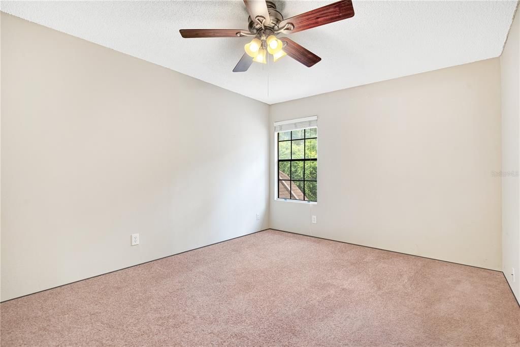 Recently Sold: $165,000 (1 beds, 1 baths, 708 Square Feet)