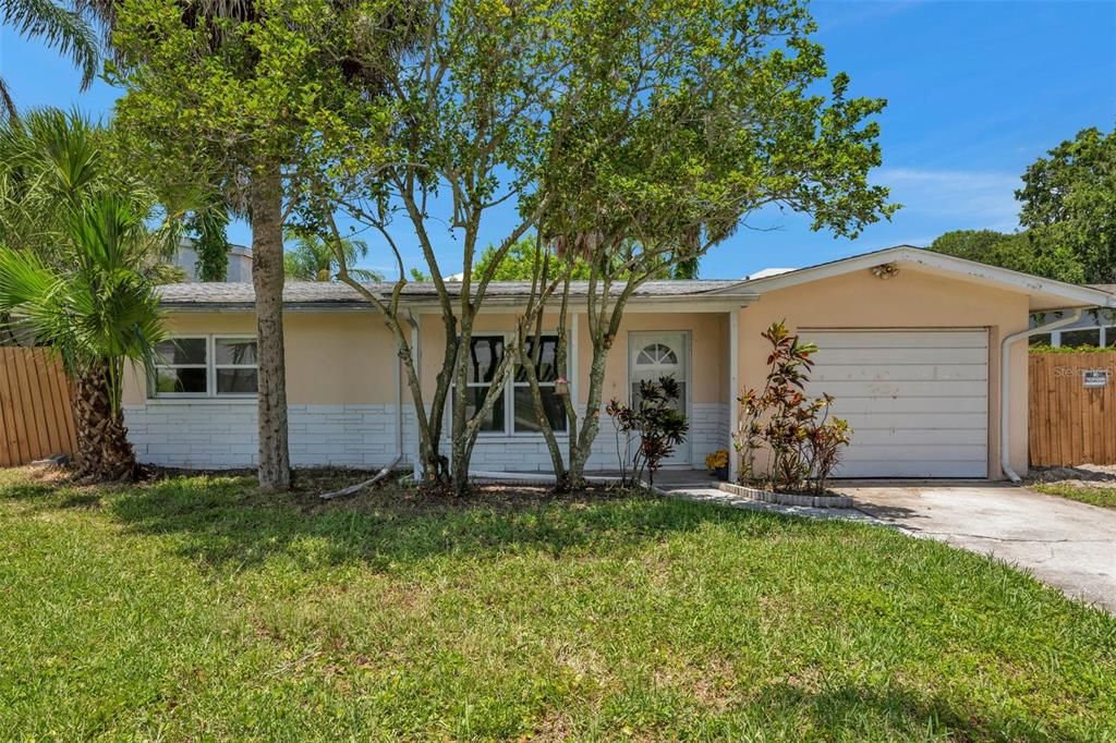 Recently Sold: $184,900 (2 beds, 1 baths, 768 Square Feet)