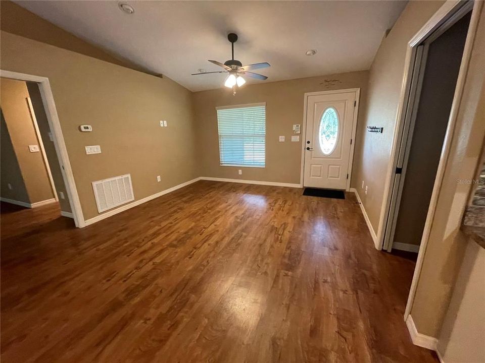 Recently Rented: $1,650 (2 beds, 2 baths, 1169 Square Feet)