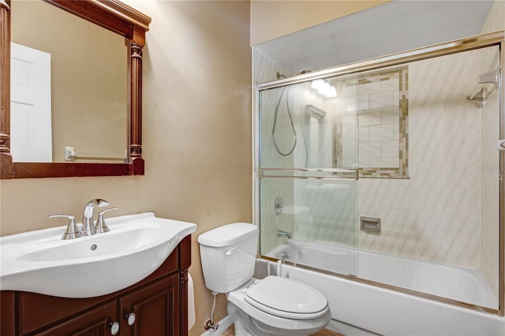 最近售出: $575,000 (5 贝兹, 4 浴室, 3072 平方英尺)
