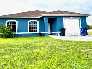 Recently Sold: $325,000 (3 beds, 2 baths, 1379 Square Feet)