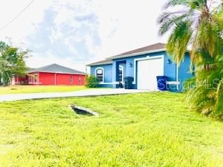 Recently Sold: $325,000 (3 beds, 2 baths, 1379 Square Feet)