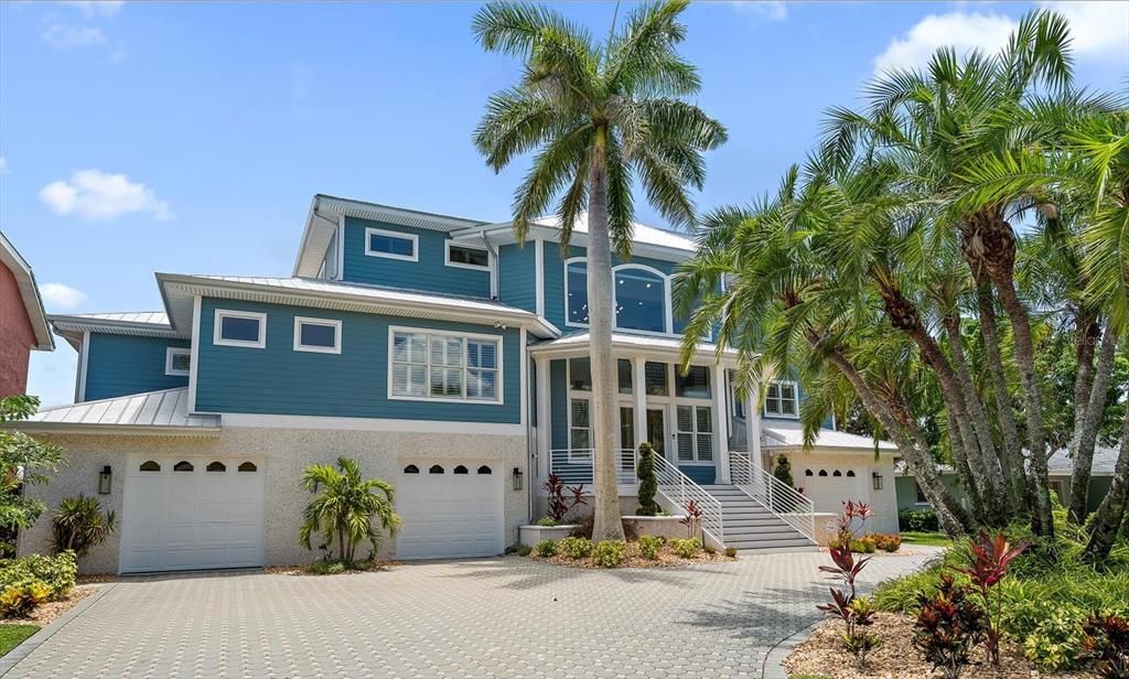 Recently Sold: $5,688,000 (5 beds, 4 baths, 5106 Square Feet)