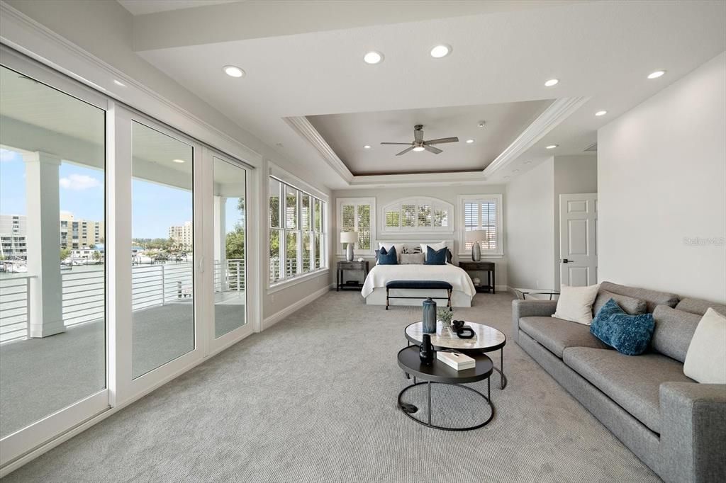 Recently Sold: $5,688,000 (5 beds, 4 baths, 5106 Square Feet)