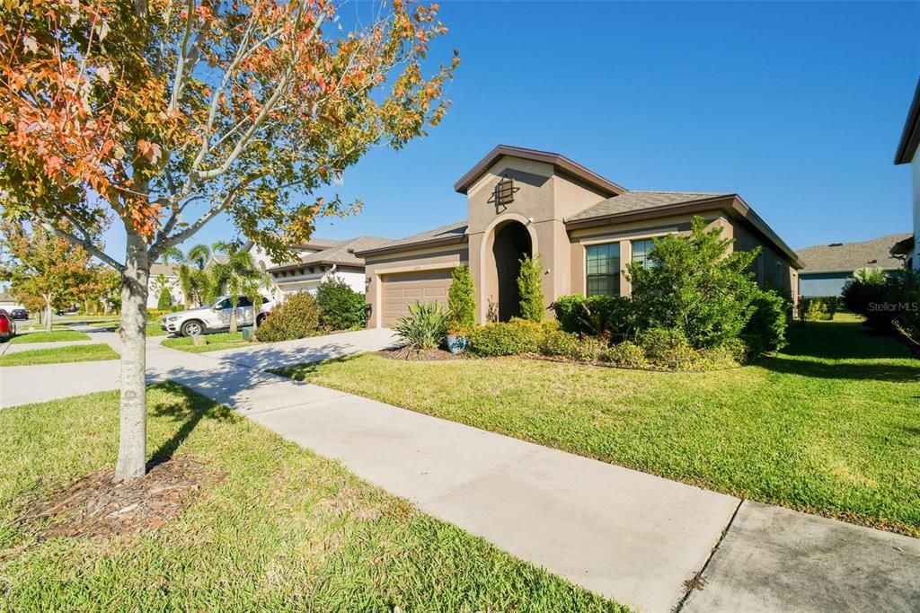 Recently Sold: $479,000 (4 beds, 2 baths, 1996 Square Feet)