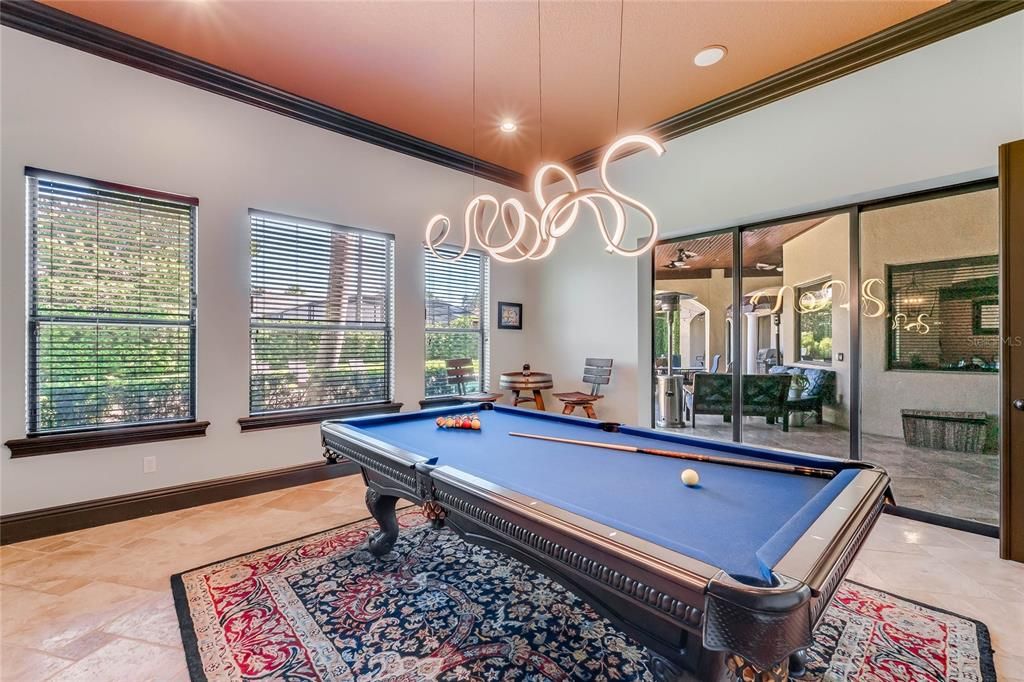 Game room, on the first floor with pool bath