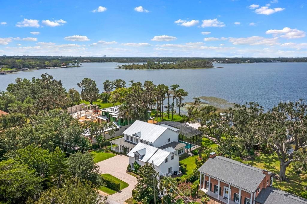 Recently Sold: $4,350,000 (4 beds, 4 baths, 5685 Square Feet)