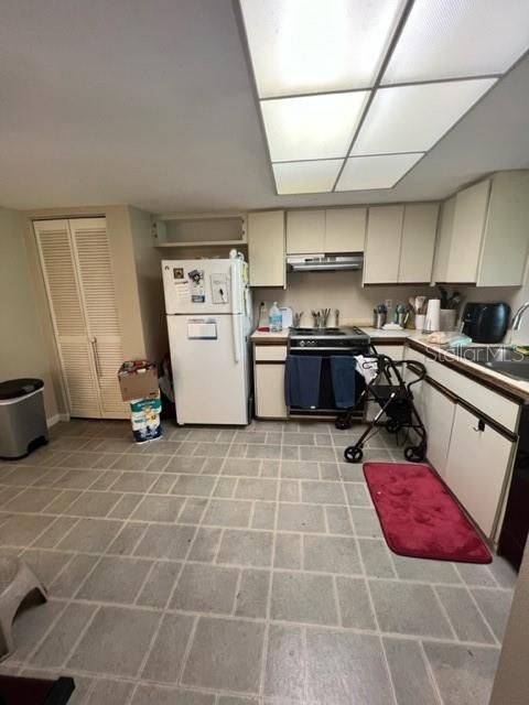 Recently Sold: $139,000 (2 beds, 2 baths, 1392 Square Feet)