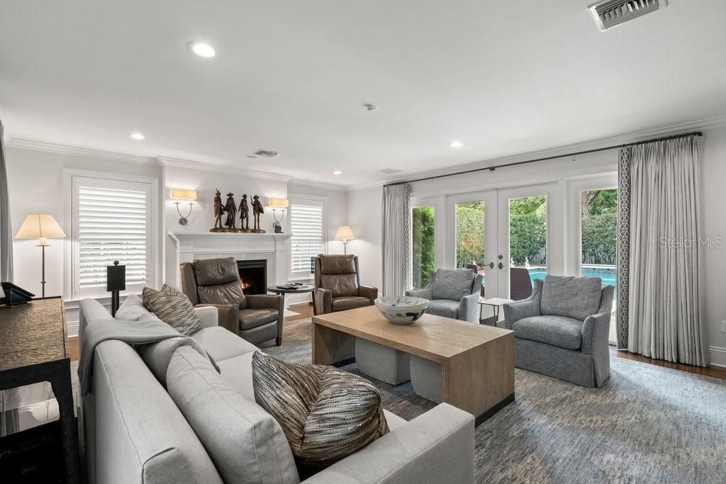 Recently Sold: $3,650,000 (5 beds, 4 baths, 5089 Square Feet)