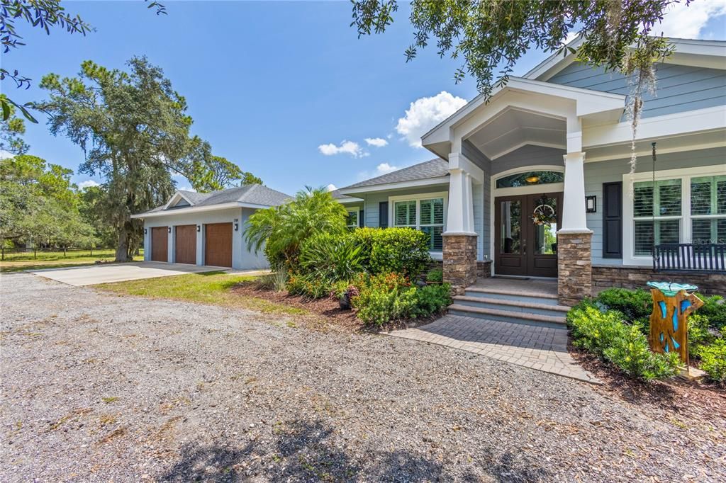 Recently Sold: $2,300,000 (3 beds, 3 baths, 3560 Square Feet)