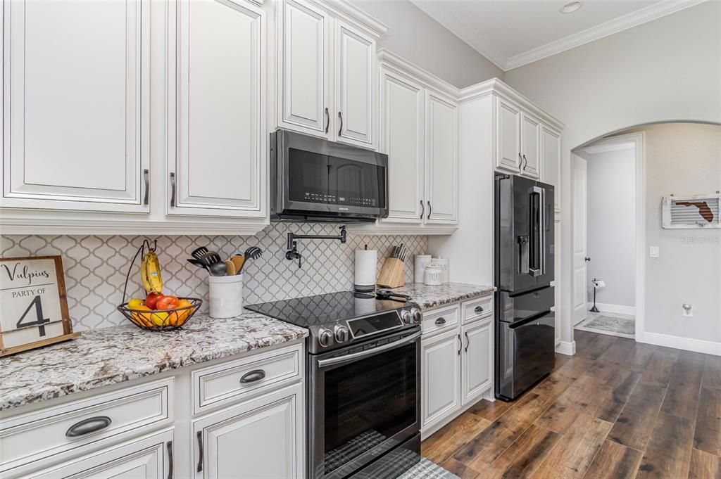 Recently Sold: $750,000 (4 beds, 2 baths, 2601 Square Feet)