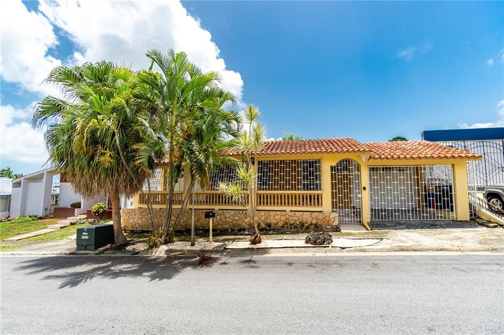 Recently Sold: $215,000 (5 beds, 3 baths, 3000 Square Feet)