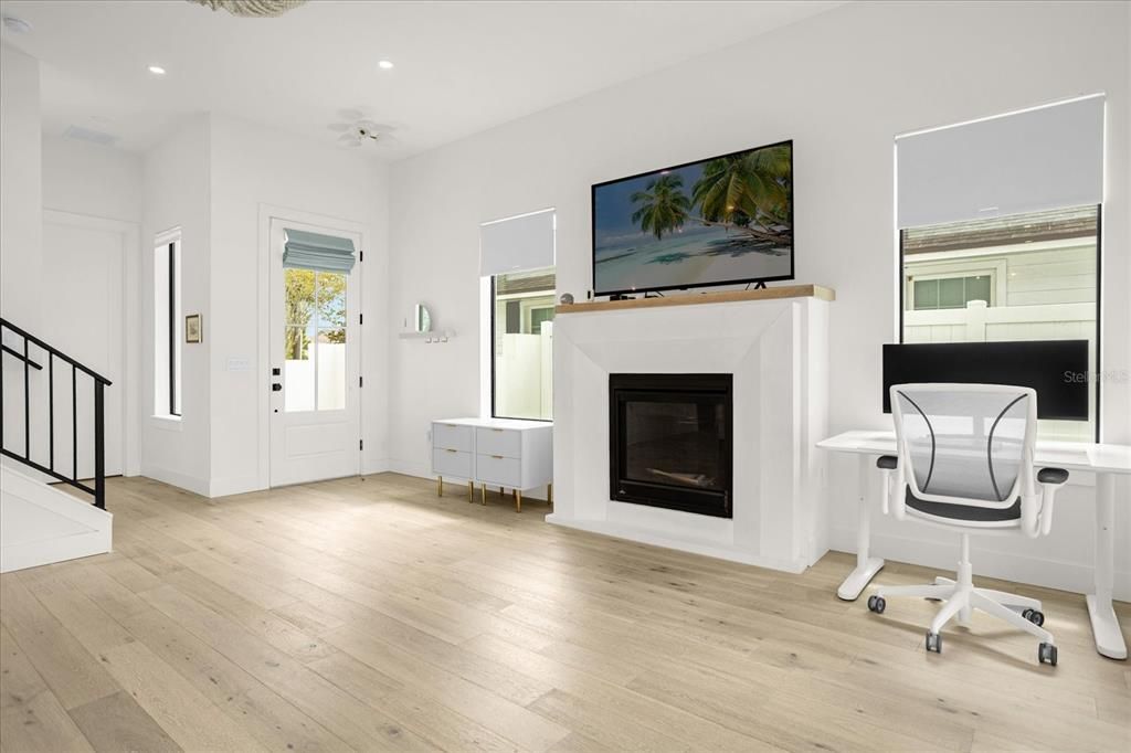 Recently Sold: $1,000,000 (3 beds, 2 baths, 1903 Square Feet)
