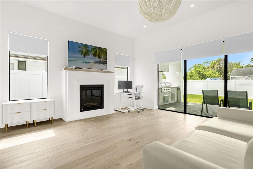 Recently Sold: $1,000,000 (3 beds, 2 baths, 1903 Square Feet)