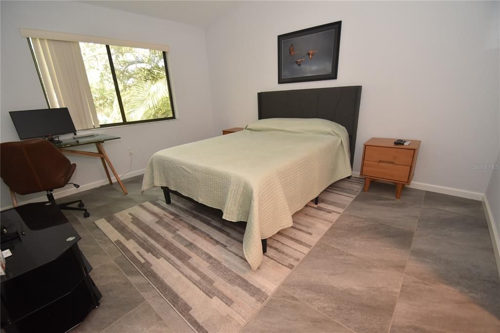 出租: $2,400 (2 贝兹, 2 浴室, 1211 平方英尺)