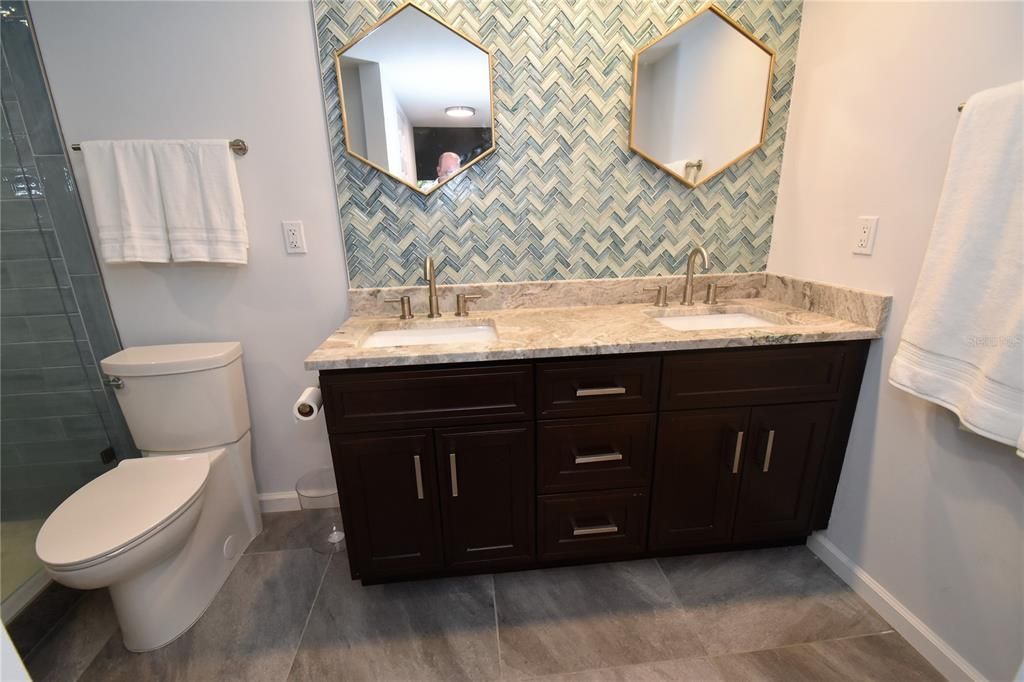 出租: $2,400 (2 贝兹, 2 浴室, 1211 平方英尺)