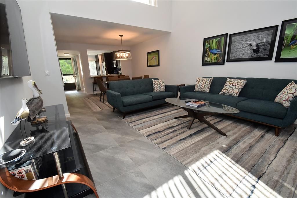 出租: $2,400 (2 贝兹, 2 浴室, 1211 平方英尺)