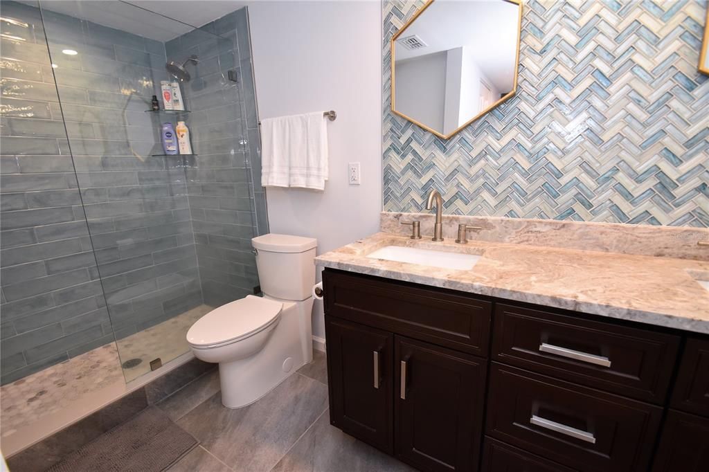 出租: $2,400 (2 贝兹, 2 浴室, 1211 平方英尺)