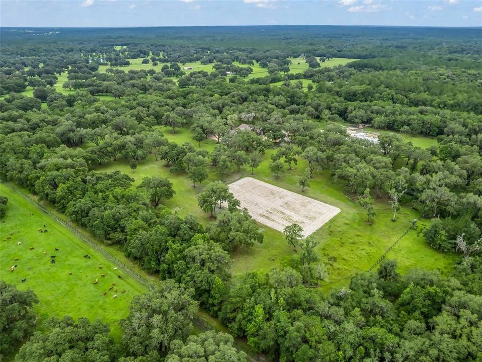 На продажу: $3,300,000 (26.77 acres)