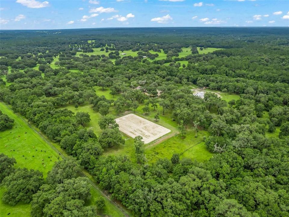 На продажу: $3,300,000 (26.77 acres)