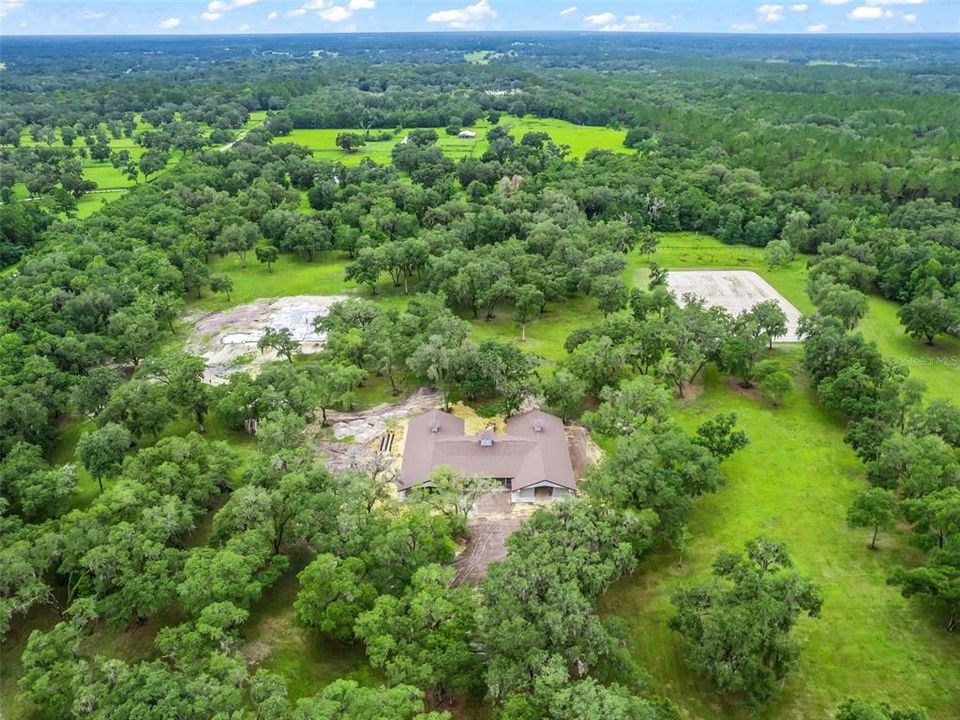 En Venta: $3,300,000 (26.77 acres)