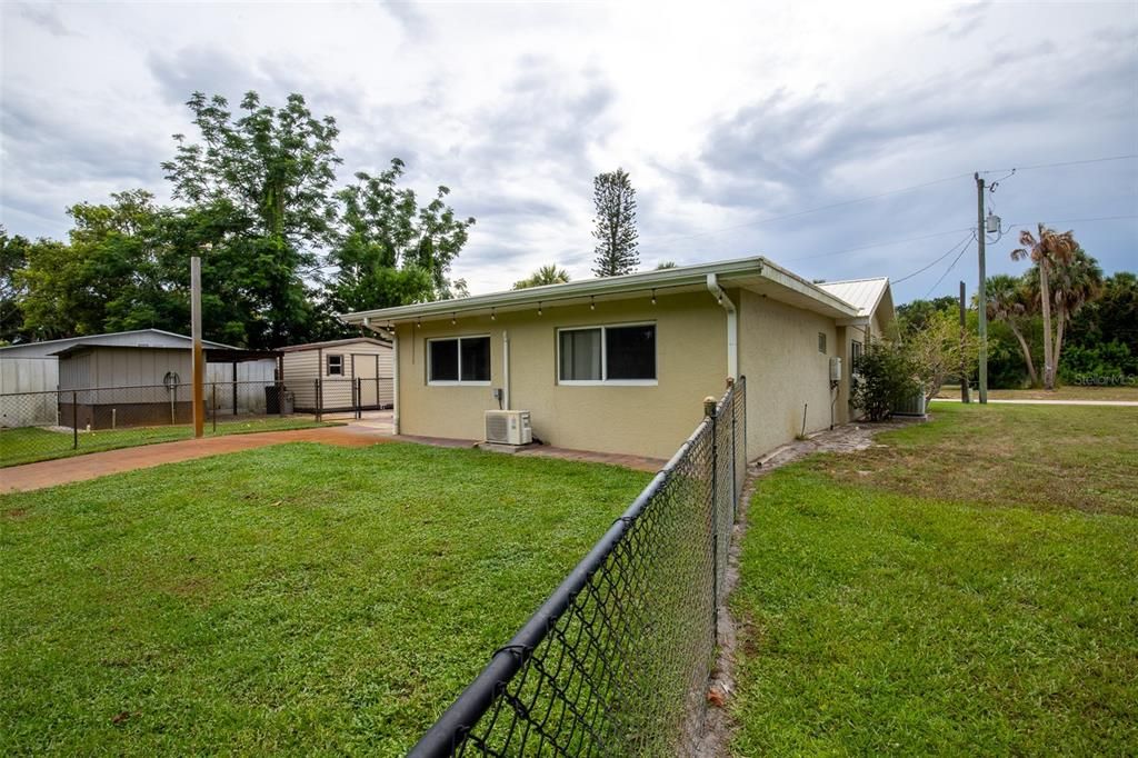 Recently Sold: $267,395 (2 beds, 2 baths, 1956 Square Feet)