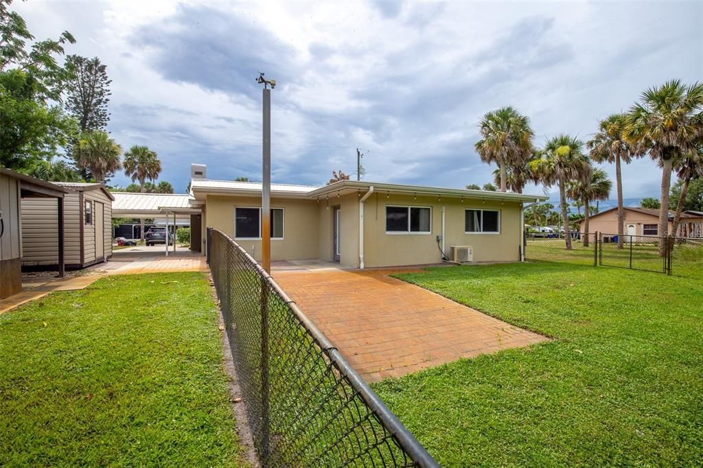 Recently Sold: $267,395 (2 beds, 2 baths, 1956 Square Feet)