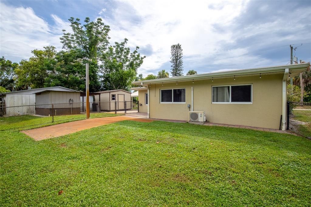 Recently Sold: $267,395 (2 beds, 2 baths, 1956 Square Feet)