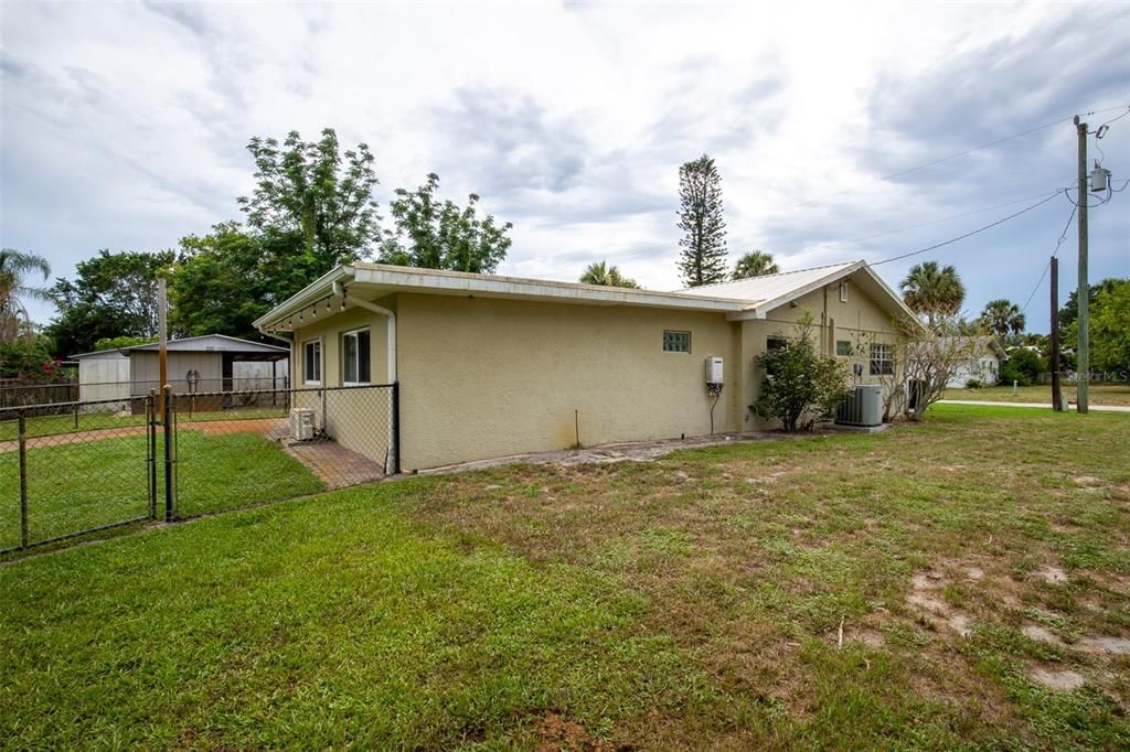 Recently Sold: $267,395 (2 beds, 2 baths, 1956 Square Feet)