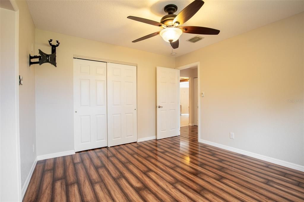 Recently Sold: $267,395 (2 beds, 2 baths, 1956 Square Feet)