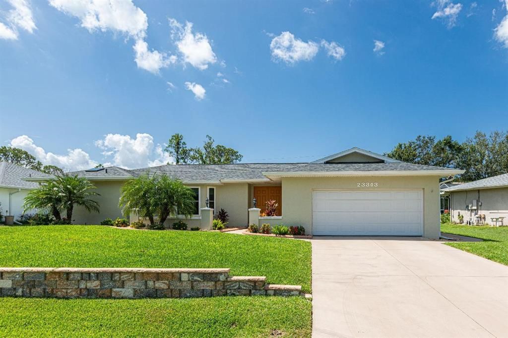 Recently Sold: $299,900 (2 beds, 2 baths, 1604 Square Feet)