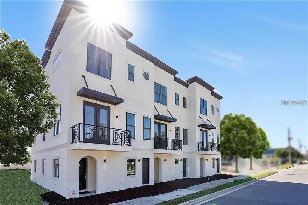 Недавно арендовано: $3,800 (3 спален, 3 ванн, 2068 Квадратных фут)