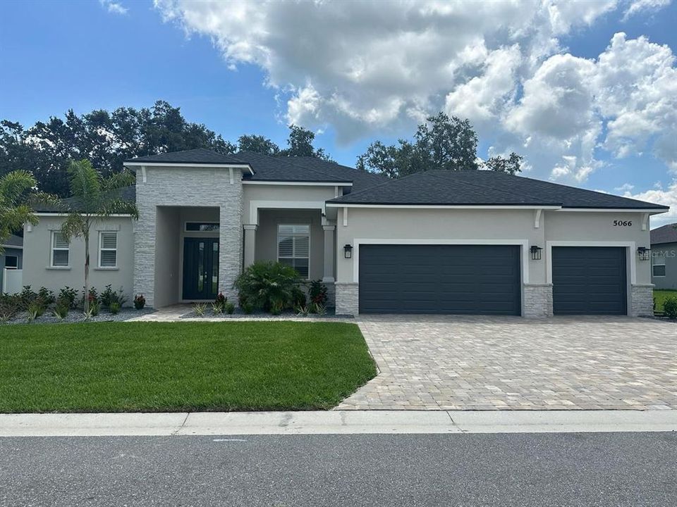 Recently Sold: $744,000 (4 beds, 3 baths, 2621 Square Feet)