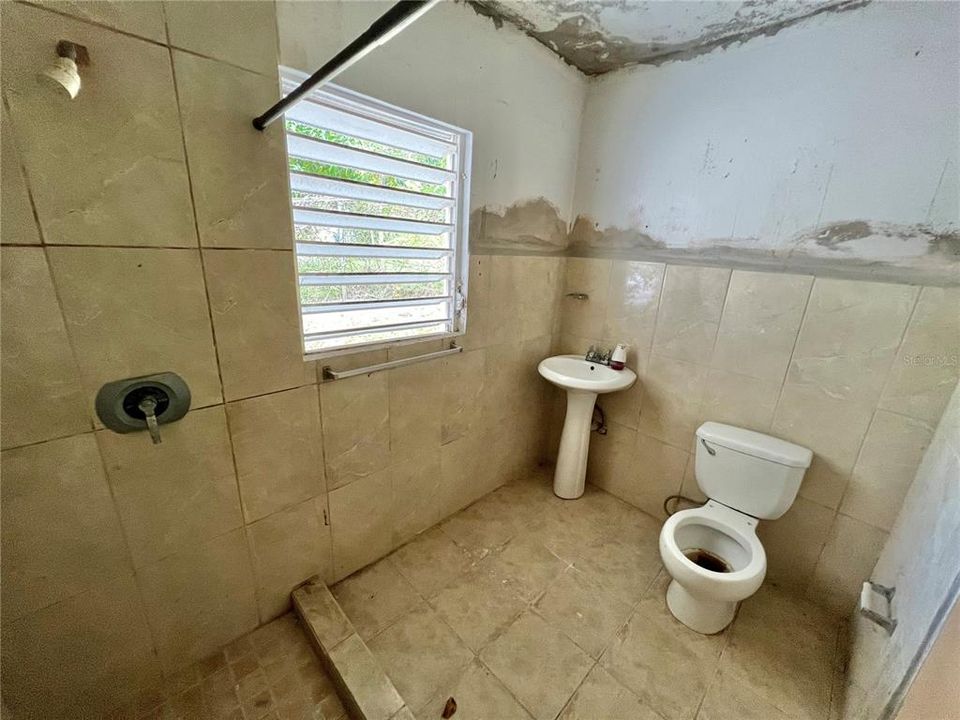 Vendido Recientemente: $34,900 (3 camas, 2 baños, 707 Pies cuadrados)