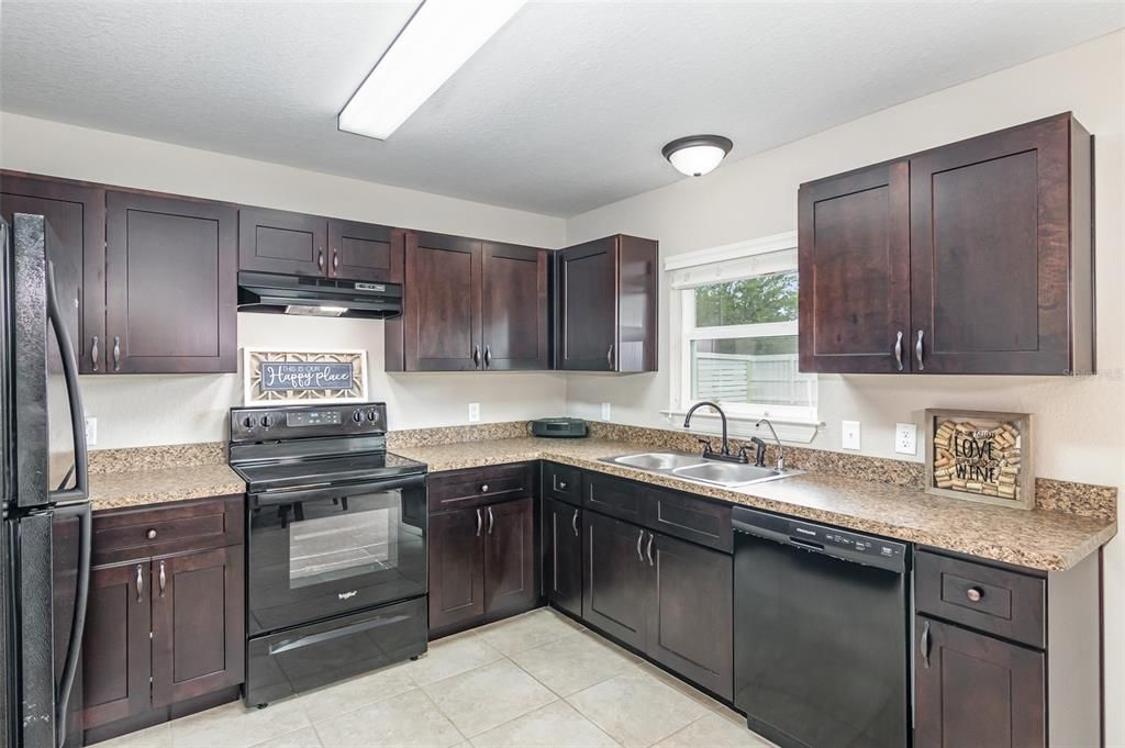 Recently Sold: $255,000 (3 beds, 2 baths, 1338 Square Feet)