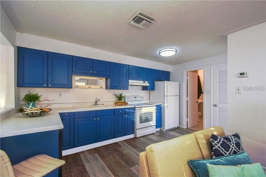 Recently Rented: $2,200 (1 beds, 1 baths, 430 Square Feet)