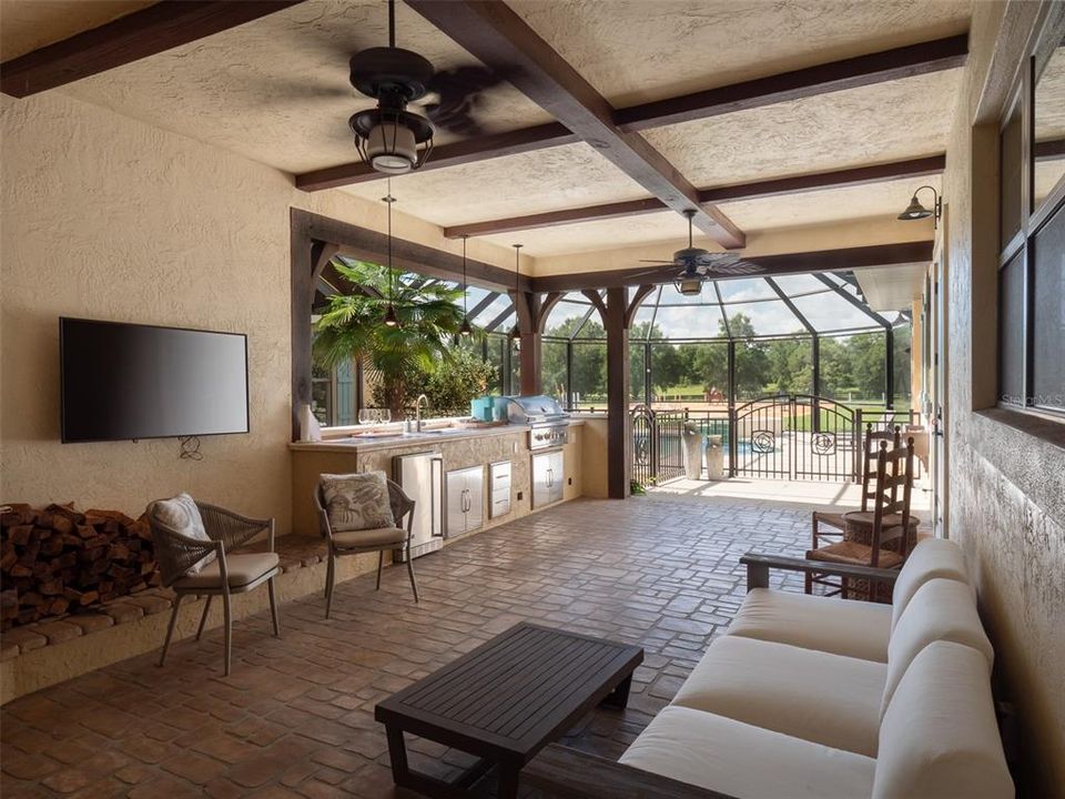 Recently Sold: $3,400,000 (3 beds, 3 baths, 3362 Square Feet)