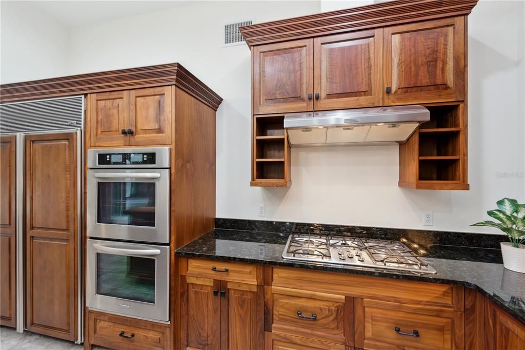 Double Ovens with Steam and Natural Gas Cooktop