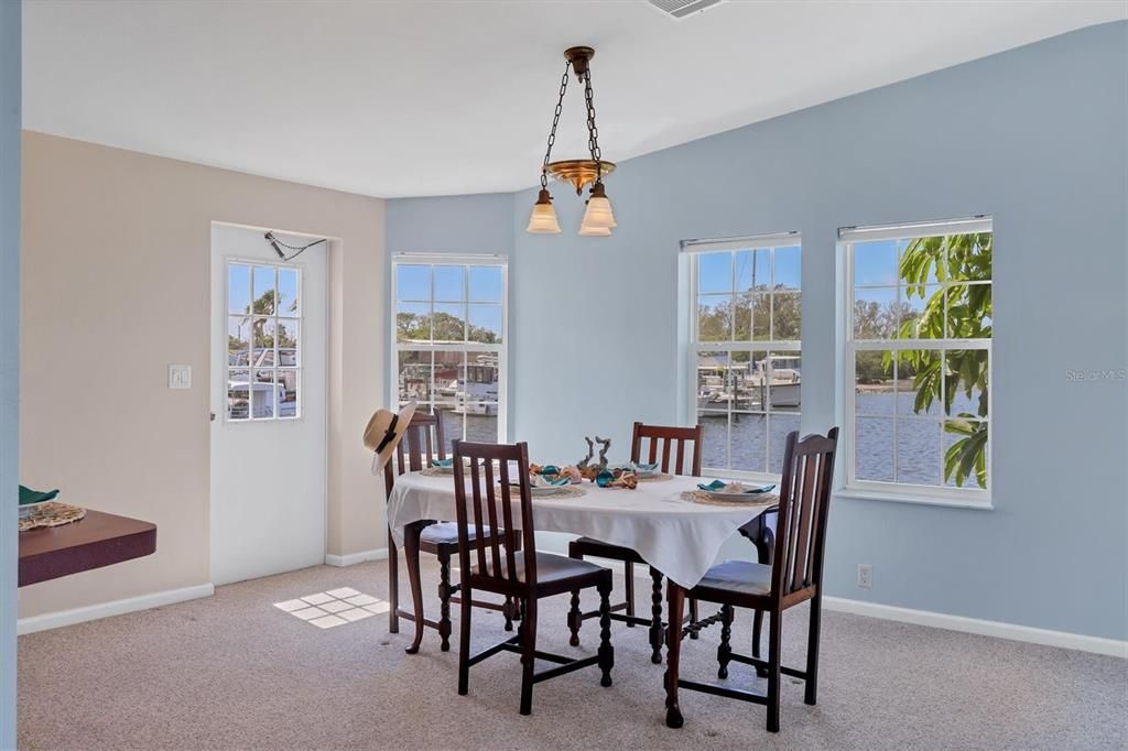 Active With Contract: $874,900 (2 beds, 2 baths, 1631 Square Feet)